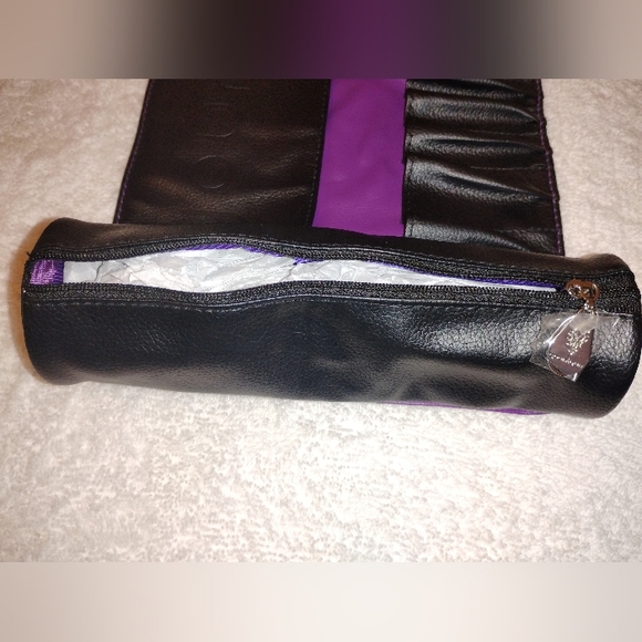 YOUNIQUE makeup brush and tool organizer - Picture 5 of 6